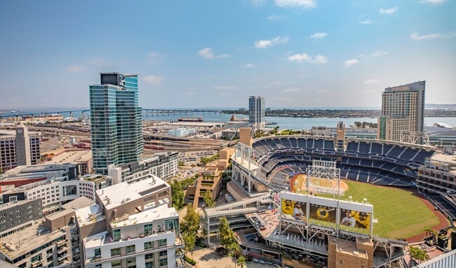 Building Photo - S/W Facing Icon Penthouse with Spectular Ballpark, Bay, and Ocean Views