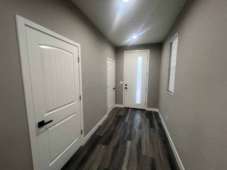 Building Photo - 17639 W Vuong Pl