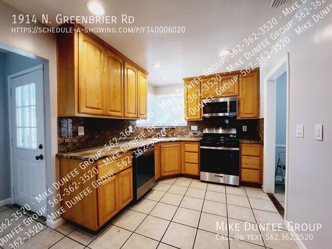 Building Photo - 1914 N Greenbrier Rd
