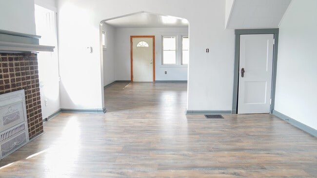 Building Photo - 3406 Beechwood Blvd
