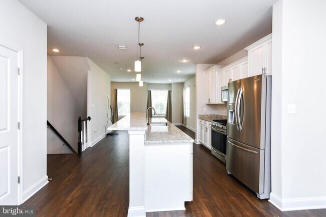 Building Photo - 7102 Druce Way