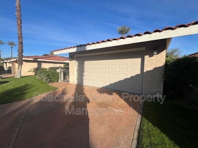 Building Photo - 36532 Vía Abeja