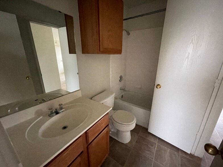 Building Photo - 5706 Redstone Dr