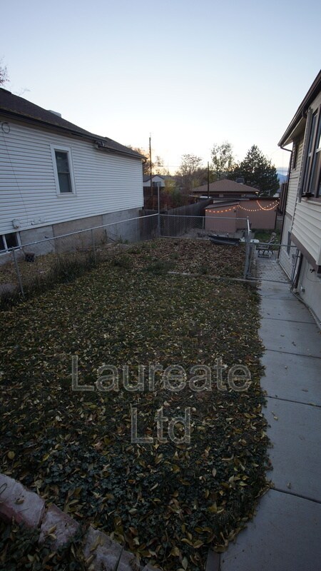 Building Photo - 3717 S Cherokee St