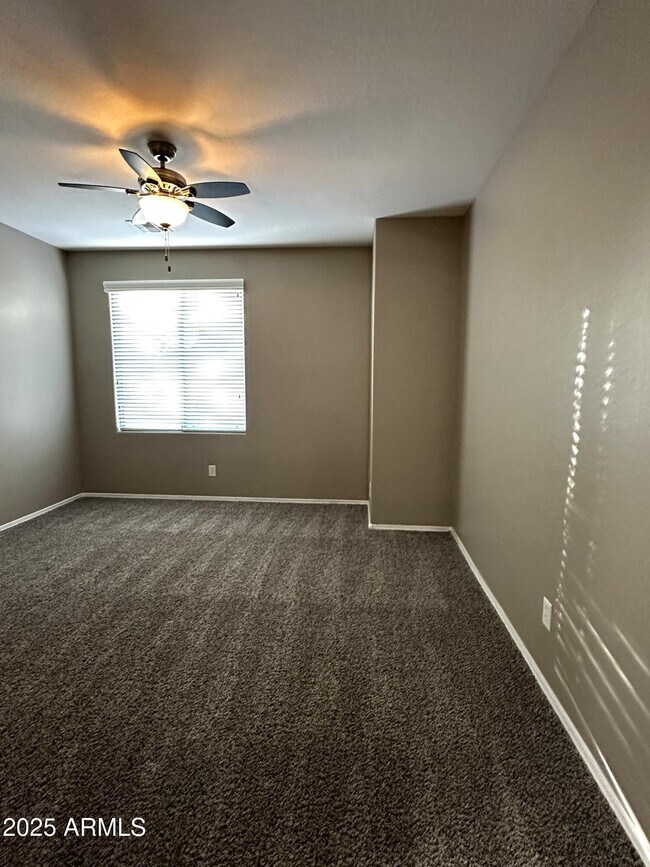 Building Photo - 11053 E Roselle Ave