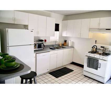 Kitchen - 5870 Melrose Ave