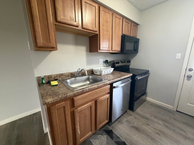 Building Photo - 202 Wheaton Ct