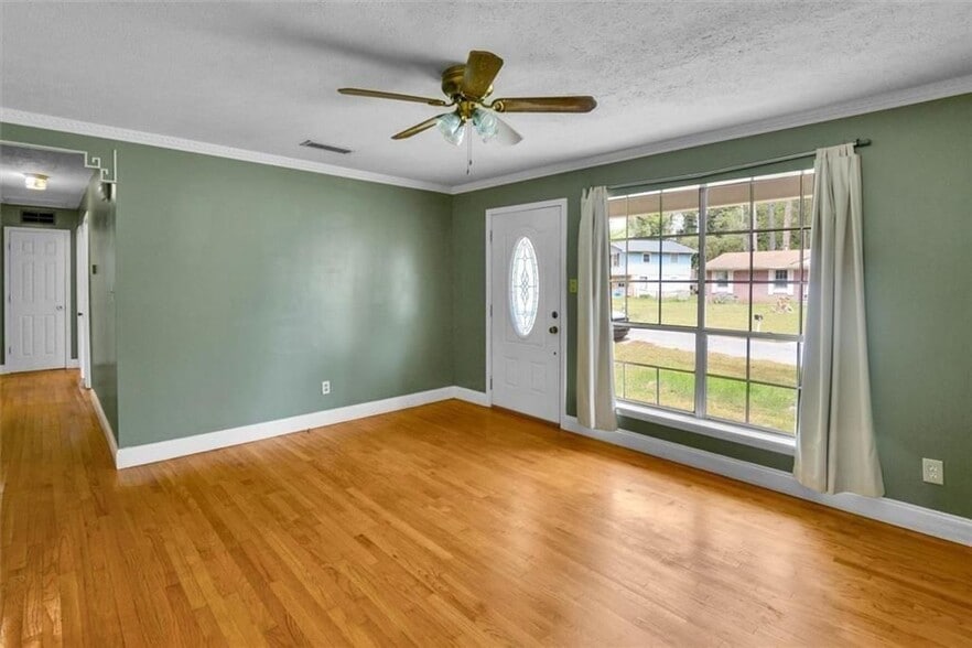 Building Photo - 8941 Ashwood Dr