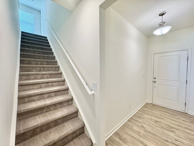 Building Photo - 3 Bedroom paired home with loft and 2 car garage minutes from shopping,  I-40 and I-77 _SPRING SP...