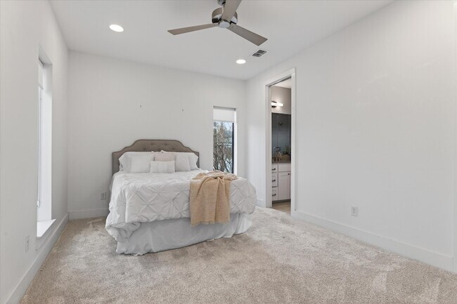 Building Photo - 4905 Camdale Ct