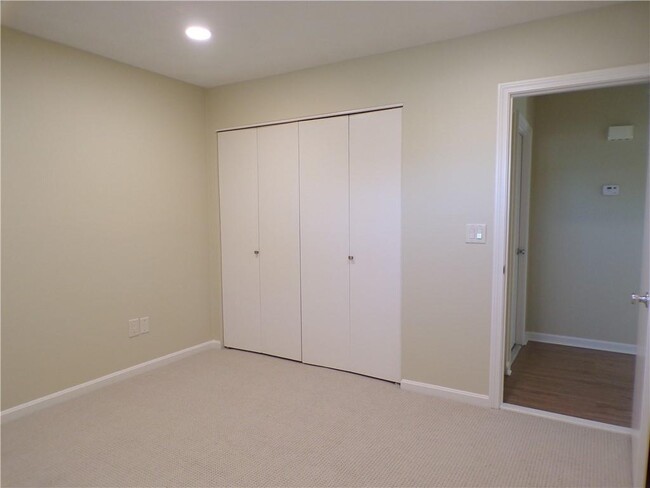 Building Photo - 144 Edaville Ct