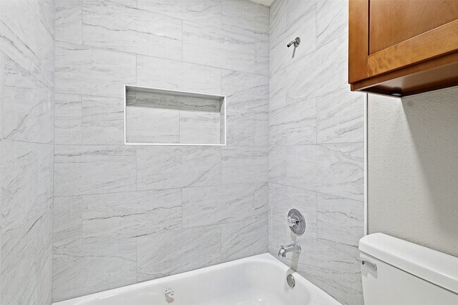 Building Photo - 2750 Holly Hall St