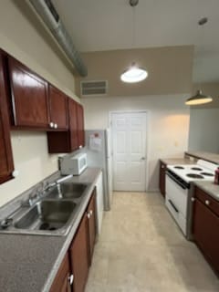 Building Photo - 720 J St