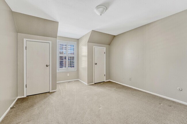 Building Photo - 7398 S Hudson Way