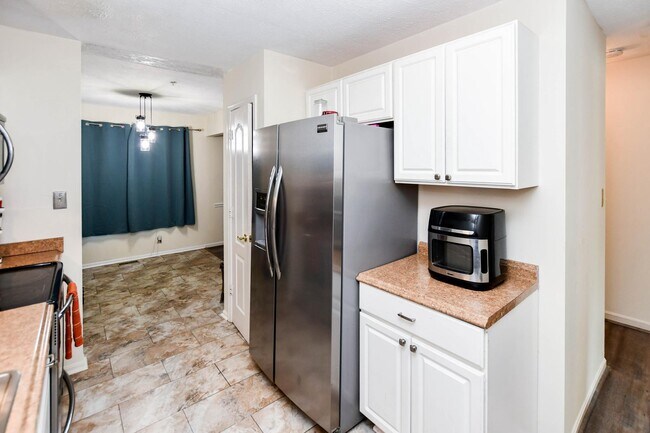 Building Photo - 1401 Deep Gorge Ct