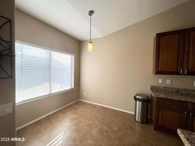 Building Photo - 721 E Jasper Dr