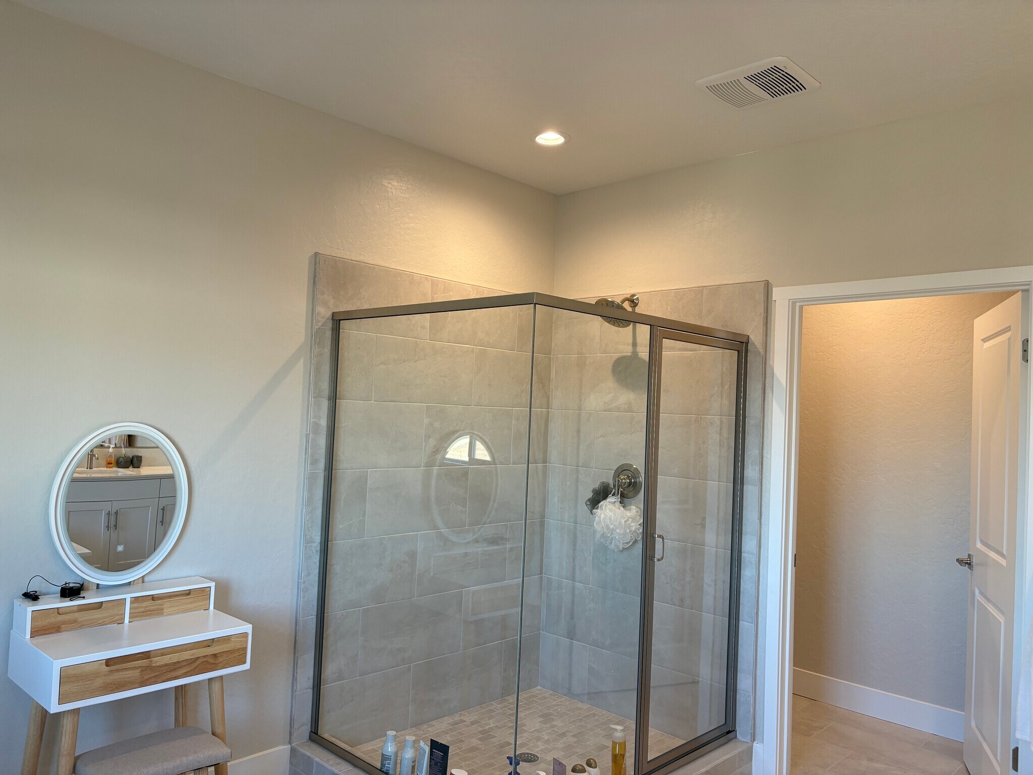 Building Photo - 2875 E Colina Dr