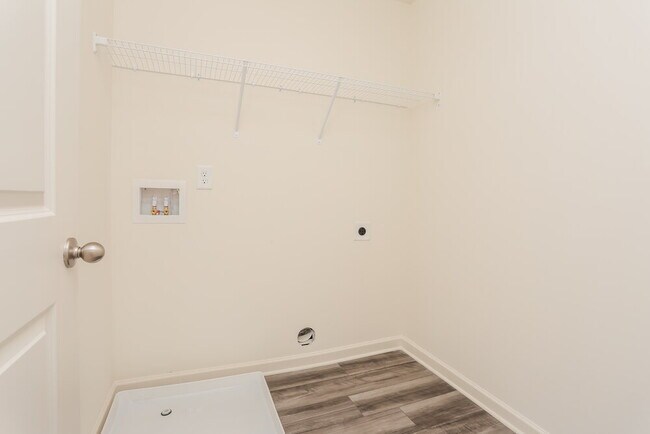 Building Photo - 435 Knightsbridge Ln