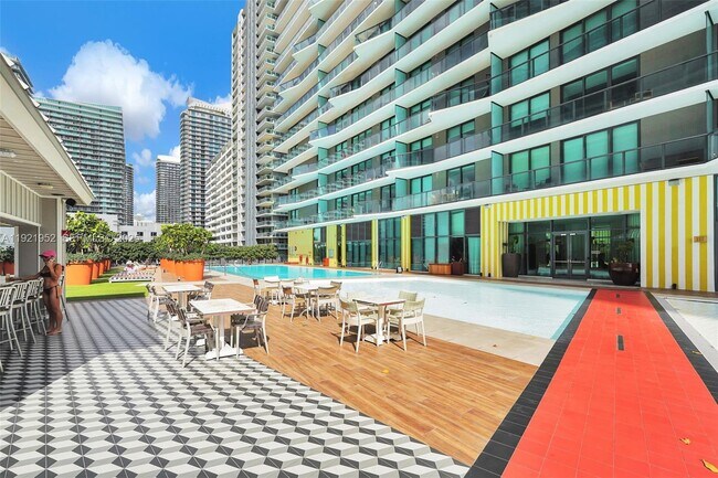 Building Photo - 1300 S Miami Ave