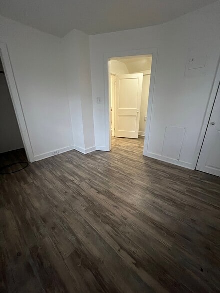 Building Photo - 826 Dryden Rd