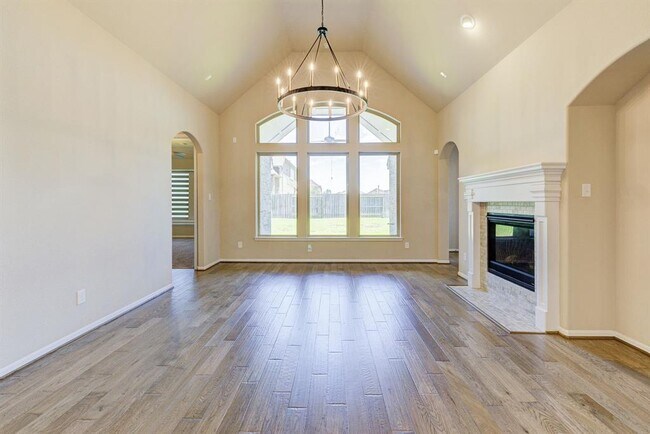 Building Photo - 29302 Wood Lily Dr