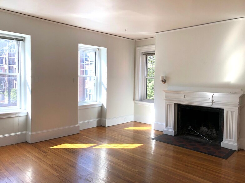 Building Photo - 12 Fairfield St