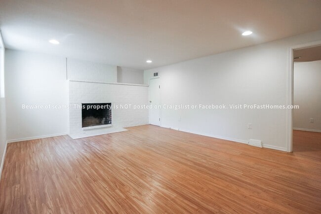 Building Photo - 5903 NE 30th Ave