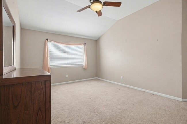 Building Photo - 454 Lost Rock Dr