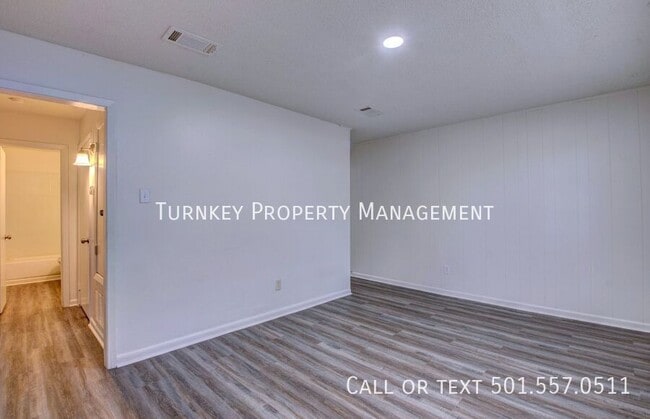 Building Photo - 8901 Tanya Dr