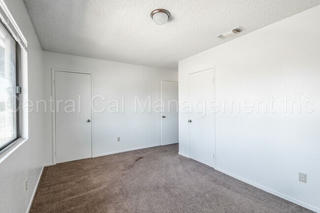 Building Photo - 3400 Ashe Rd