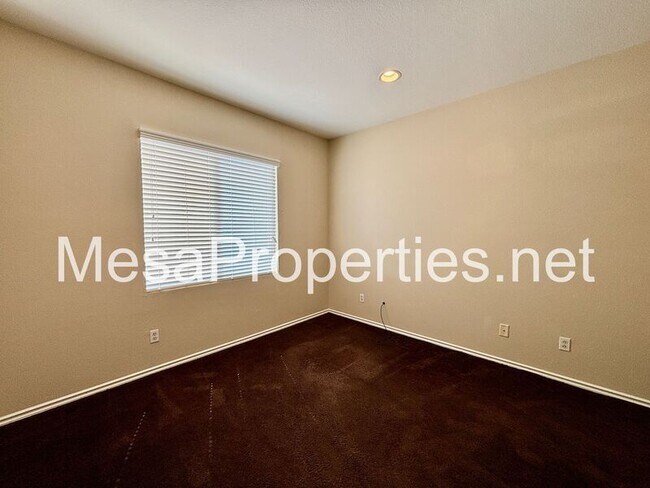 Building Photo - 13535 Silversand St