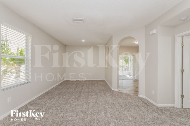 Building Photo - 1044 Lake Shore Ranch Dr