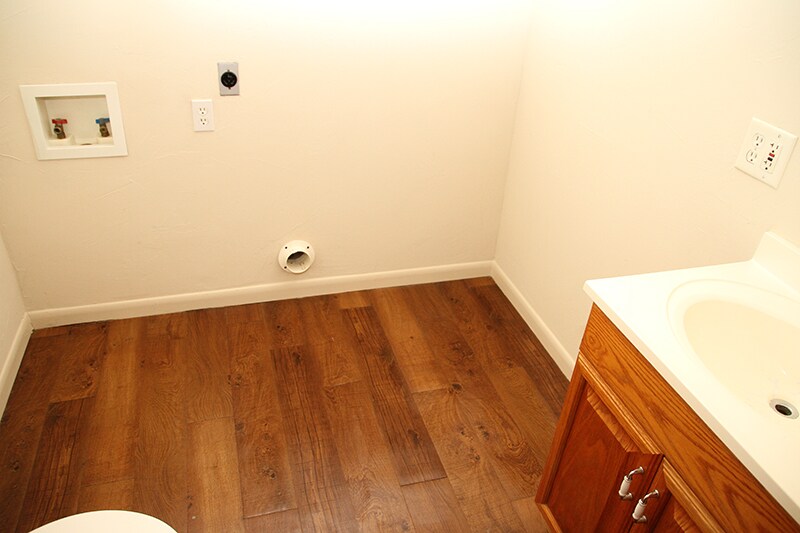 Building Photo - 121 N McEntire Ct