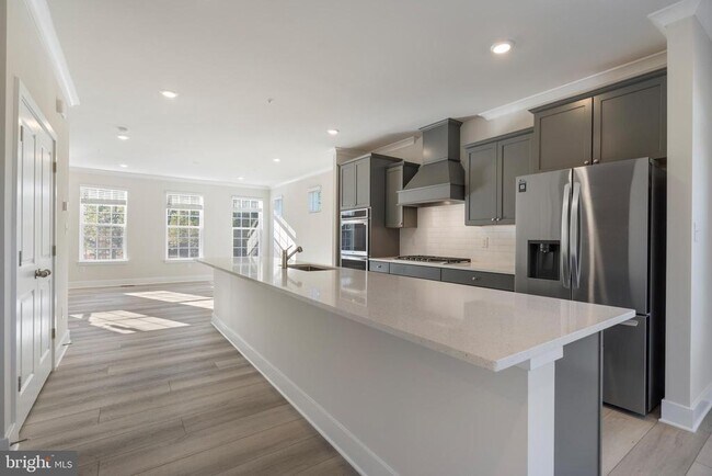 Building Photo - 520 Downswing Rd