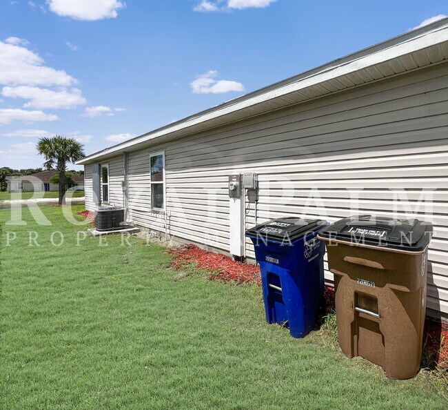 Building Photo - 4BR/2BA in Vistanna Villas – Gated Community, Pool, Lawn Care Included | Apply by 12/15 for $500 ...