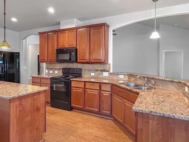 Building Photo - Spacious and Stylish in Schertz!