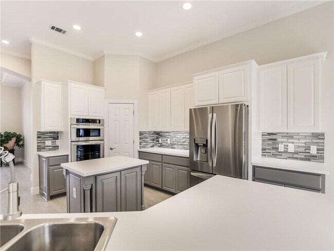 Building Photo - 207 Tellus St