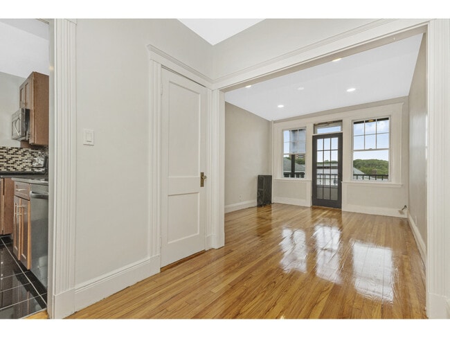 Building Photo - 339 S Huntington Ave