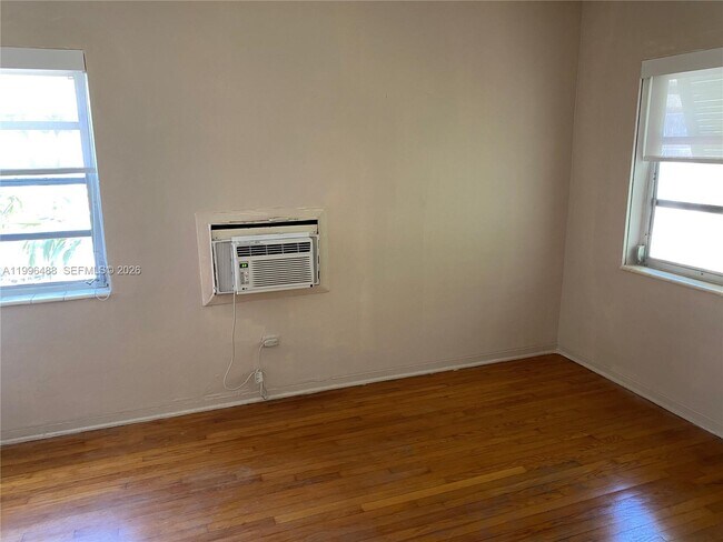 Building Photo - 40 Almeria Ave