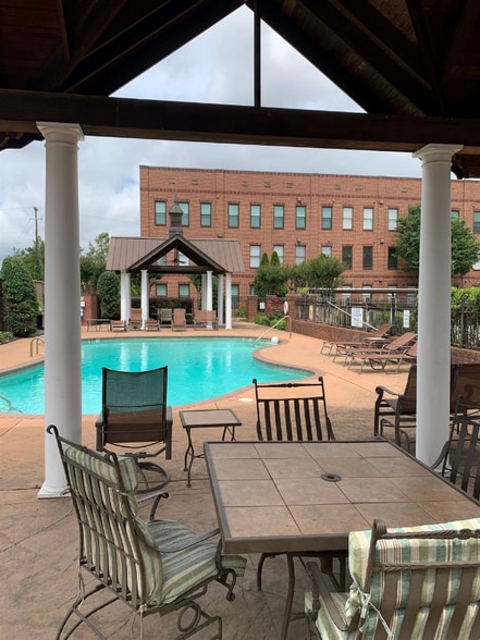 Building Photo - 721 Litty Ct