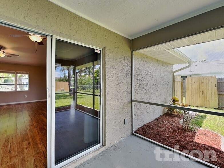Building Photo - 20336 Peachland Blvd
