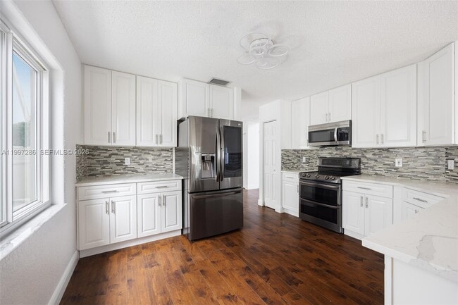 Building Photo - 8317 Bermuda Sound Way