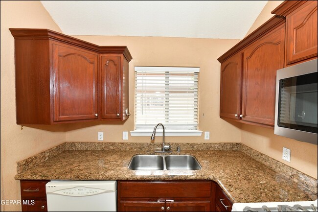 Building Photo - 7737 Plaza Azul Rd