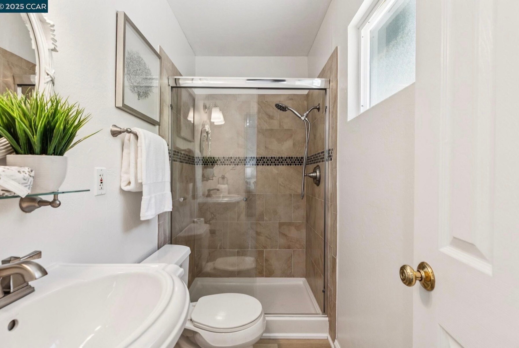 Building Photo - 1600 Springbrook Rd