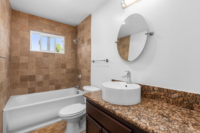 Building Photo - 725 Washington Heights Rd