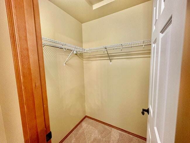 Building Photo - Spacious 2 Bedroom Sagebrook Townhome