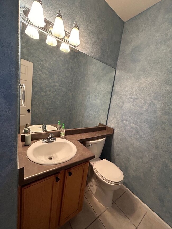 Building Photo - A Gem in Highlands Ranch