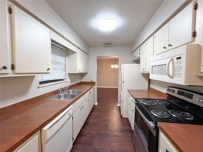 Building Photo - 720 SW 77th Terrace