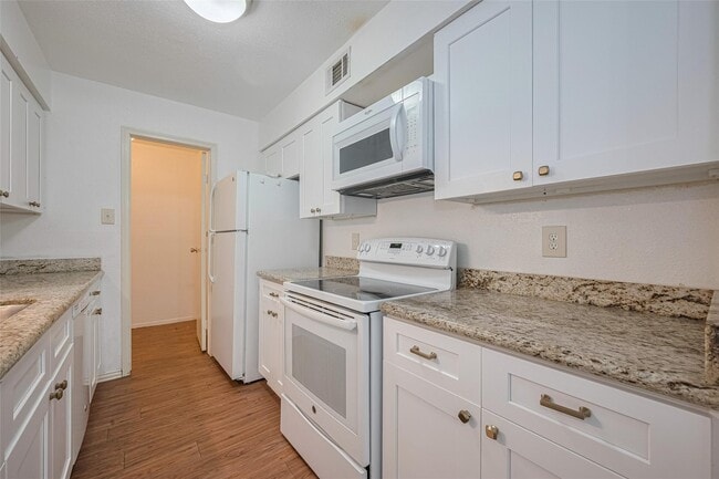 Building Photo - 6500 Sands Point Dr