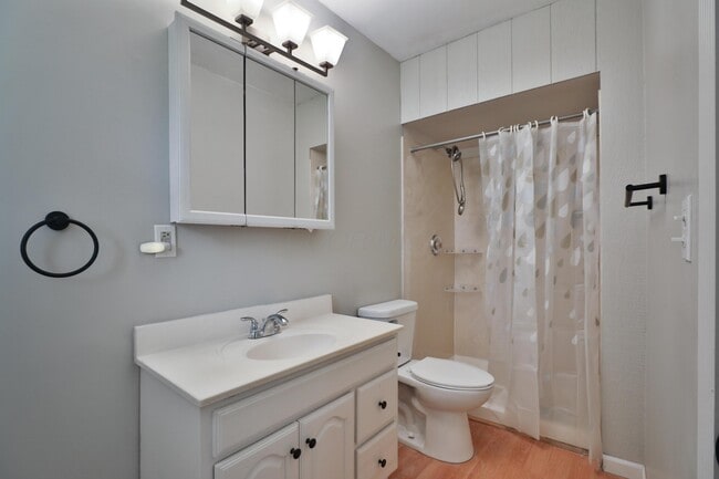 Building Photo - 3553 Brookside Blvd